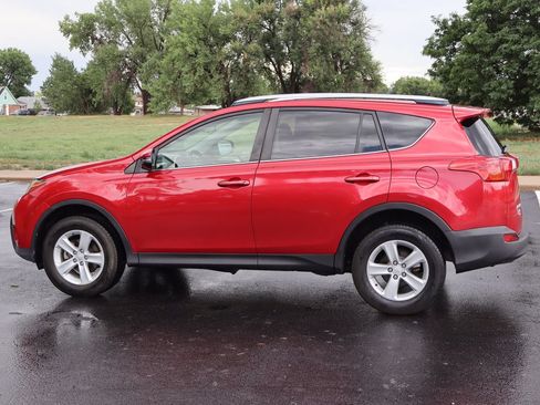 Used 2013 Toyota RAV4 XLE AWD/4WD image 8