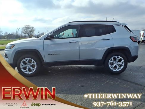 Certified 2024 Jeep Compass Latitude image 4