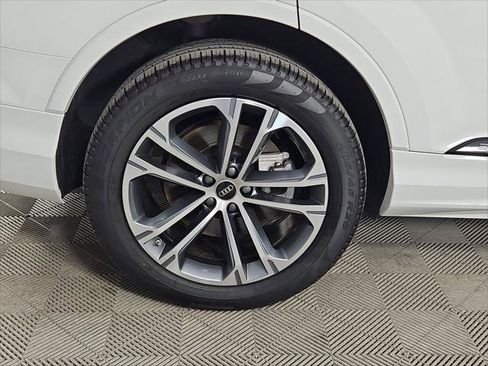 Certified 2025 Audi Q7 2.0T Premium Plus w/ Premium Plus Package AWD/4WD image 9