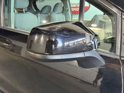 Used 2022 Toyota Sienna LE image 8