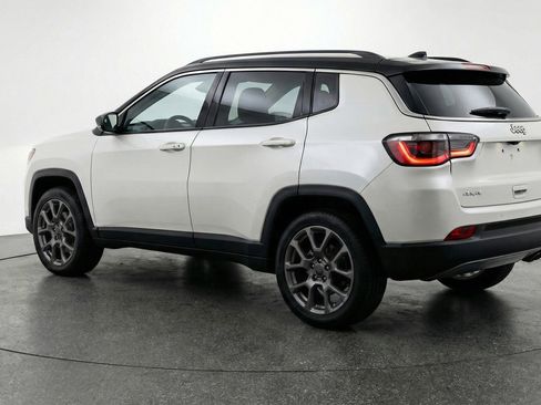 Used 2025 Jeep Compass Limited image 6