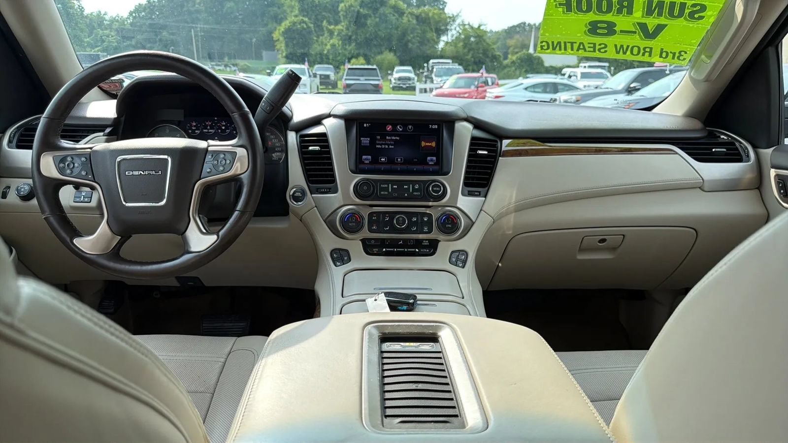 Used 2015 GMC Yukon Denali RWD image 32