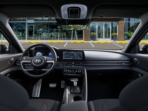 New 2025 Hyundai Elantra SEL image 11