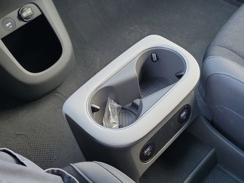 Certified 2024 Hyundai Ioniq 5 SE image 18