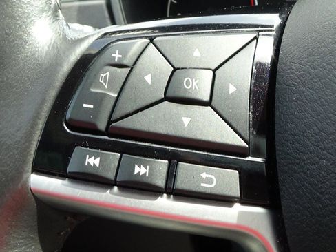 Used 2024 Nissan Altima 2.5 SV image 19