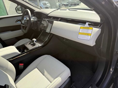 New 2026 Land Rover Range Rover Velar Dynamic SE image 11
