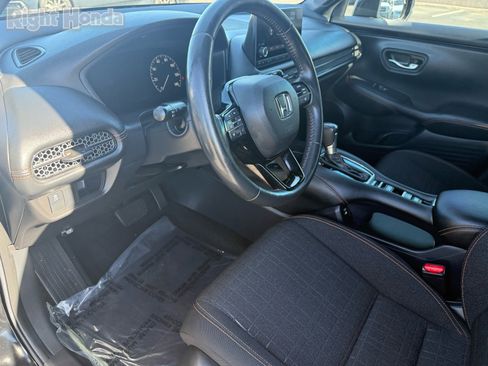 Used 2024 Honda HR-V Sport image 11