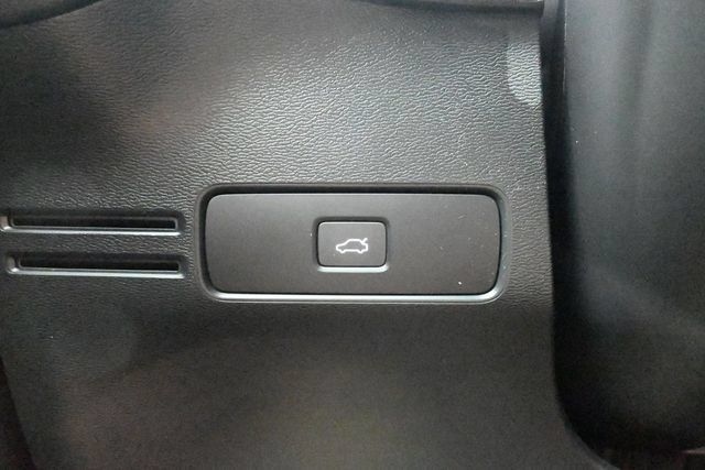 Used 2023 Volvo XC40 B5 Ultimate w/ Protection Package Premier AWD/4WD image 28