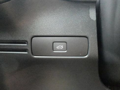 Used 2023 Volvo XC40 B5 Ultimate w/ Protection Package Premier AWD/4WD image 28