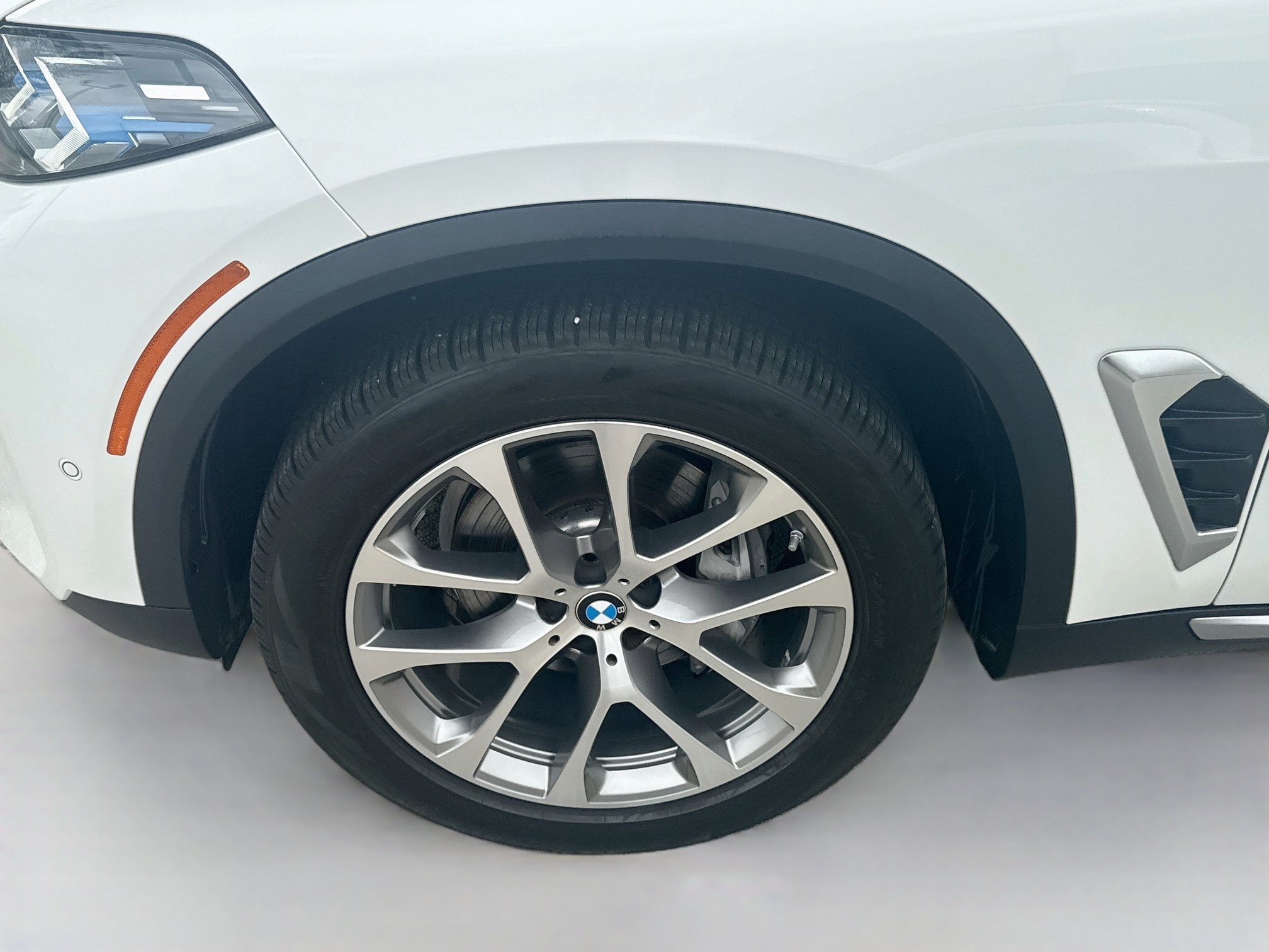 Used 2024 BMW X5 sDrive40i w/ Premium Package RWD image 37