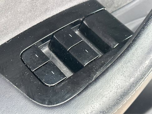 Used 2018 Tesla Model 3 Long Range image 31