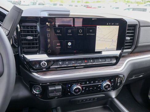 New 2026 GMC Sierra 3500 SLT w/ SLT Premium Package image 16