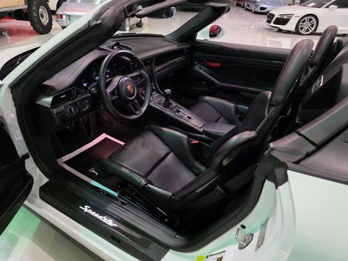 Used 2019 Porsche 911 Speedster RWD image 69