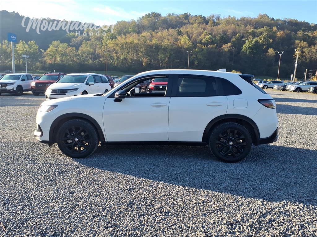 Used 2025 Honda HR-V Sport image 9