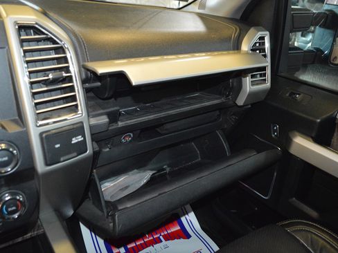 Used 2017 Ford F250 Lariat w/ Lariat Value Package image 22