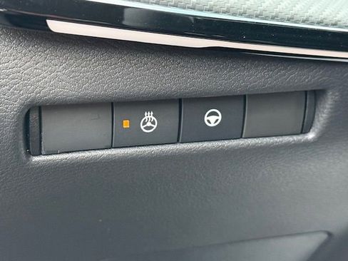 New 2025 Nissan Kicks SR w/ SR Premium Package image 32