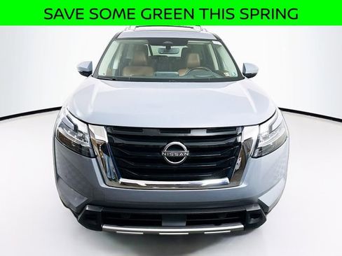Used 2023 Nissan Pathfinder Platinum AWD/4WD image 2