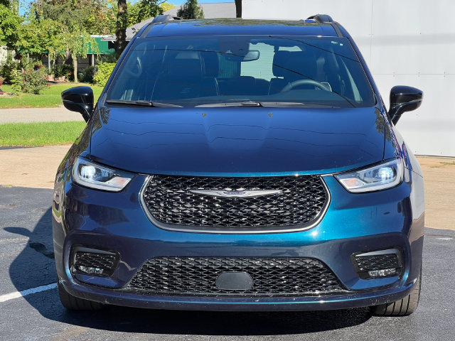 Used 2025 Chrysler Pacifica Limited FWD image 50