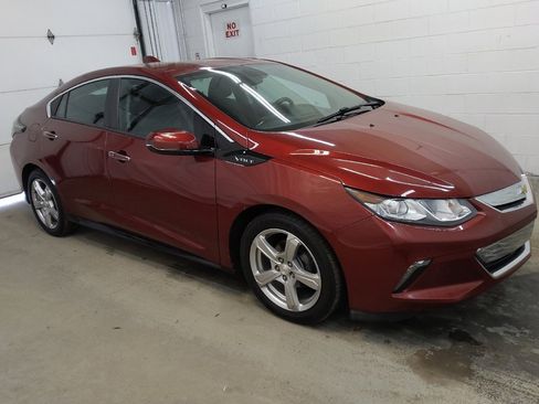 Used 2017 Chevrolet Volt LT w/ Comfort Package image 11