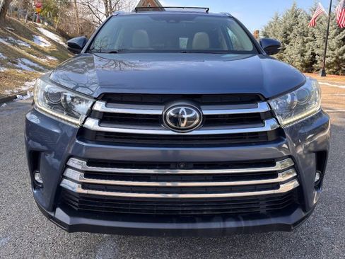 Used 2019 Toyota Highlander Limited Platinum image 32