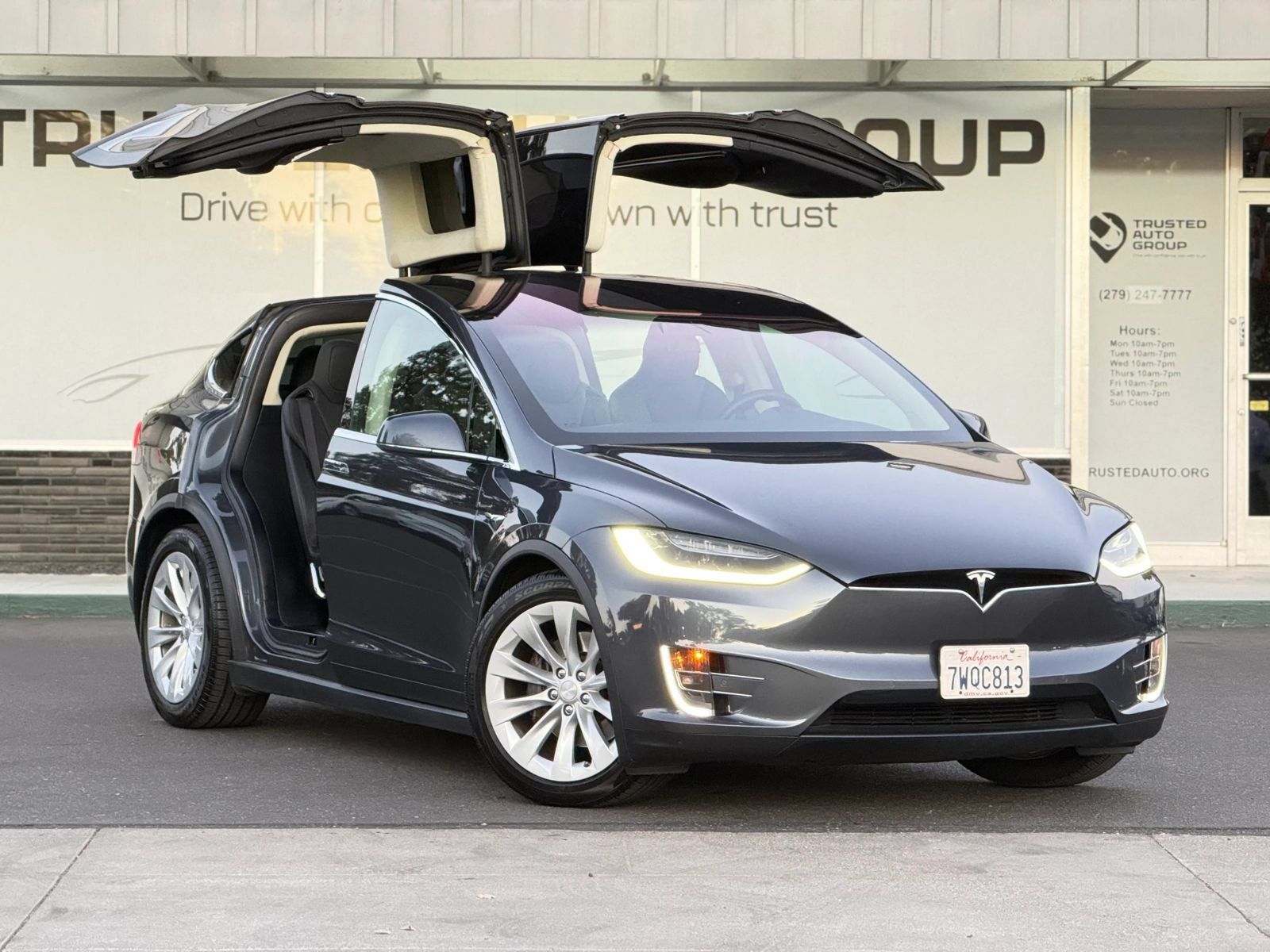 Used 2016 Tesla Model X 75D AWD/4WD image 2
