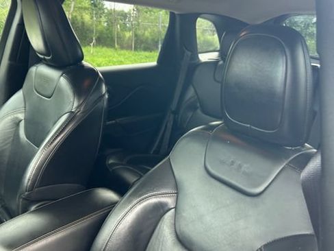 Used 2016 Jeep Cherokee Limited AWD/4WD image 15