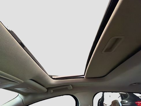 Used 2016 Ford Focus Titanium FWD image 27