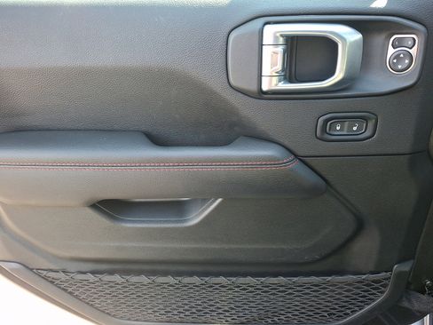 Used 2021 Jeep Wrangler Unlimited Rubicon w/ Xtreme Recon 35" Tire Package image 11