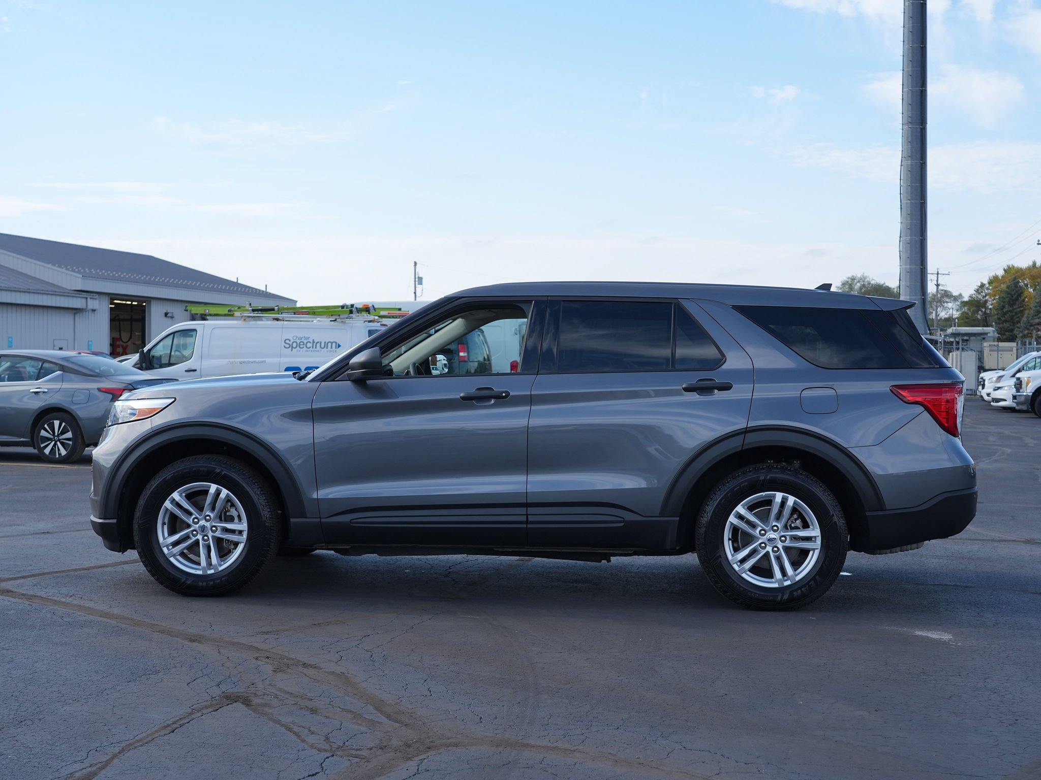 Used 2022 Ford Explorer 4WD w/ Class IV Trailer Tow Package image 7