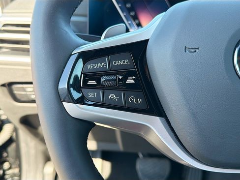 Used 2025 BMW 330i Sedan image 38