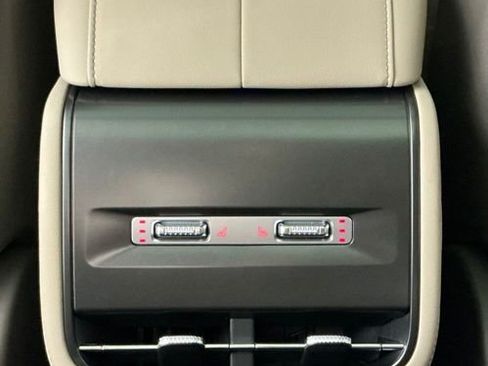 Used 2025 Lincoln Nautilus Reserve w/ Jet Appearance Package AWD/4WD image 22