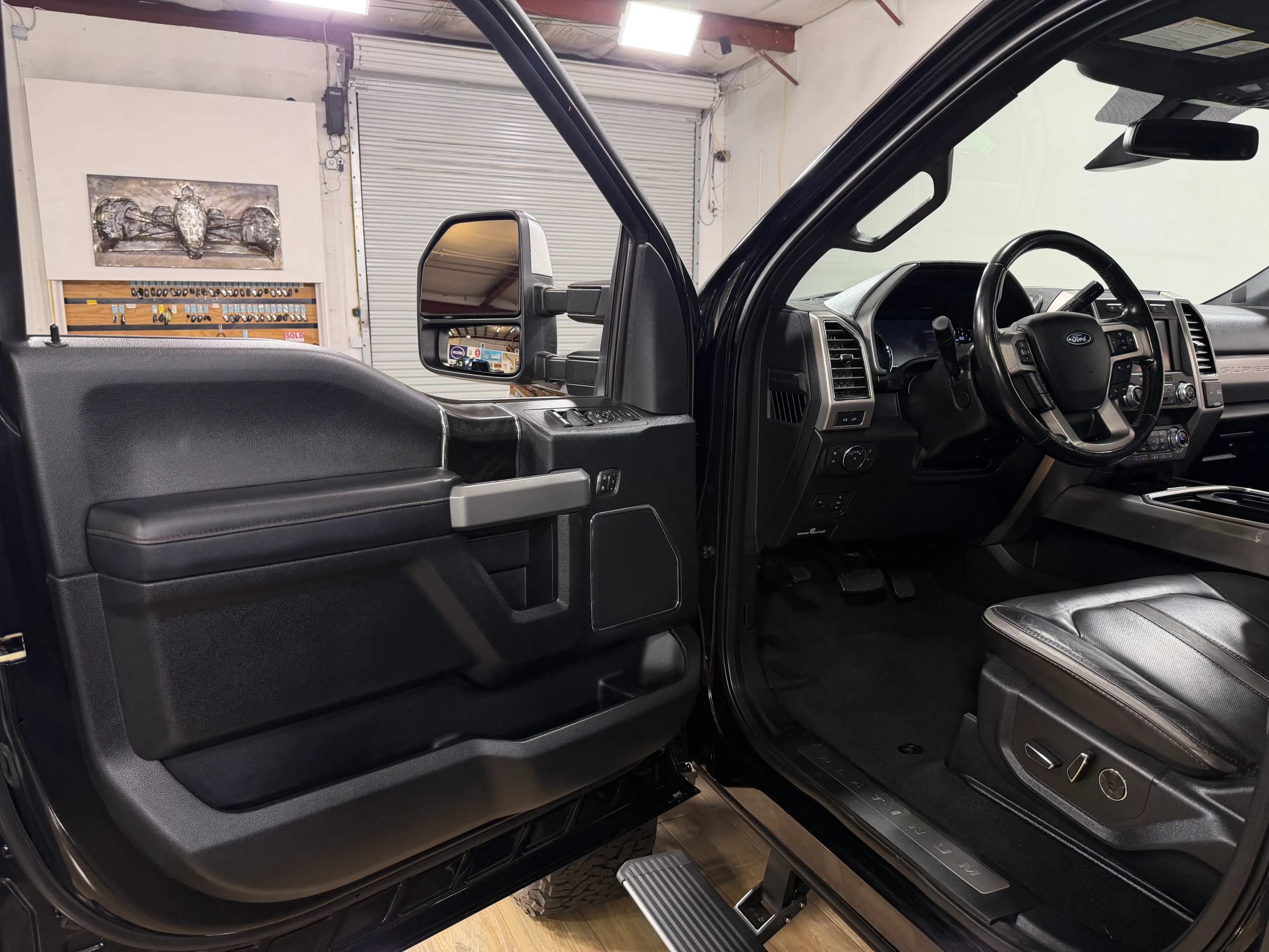 Used 2019 Ford F250 Platinum w/ Platinum Ultimate Package AWD/4WD image 13