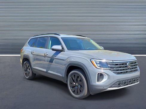 New 2026 Volkswagen Atlas SE image 2