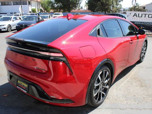Used 2023 Toyota Prius Prime FWD image 8