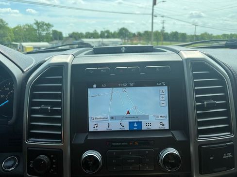 Used 2018 Ford F150 Platinum w/ Equipment Group 701A Luxury image 19