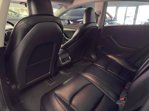 Used 2023 Tesla Model 3 Standard Range image 13