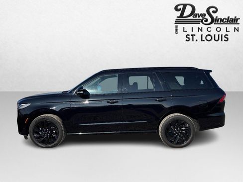 New 2025 Lincoln Navigator Reserve w/ Jet Appearance Package image 8