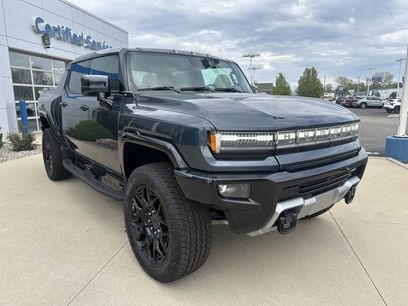 New 2025 GMC Hummer EV 2X w/ LPO, Dark Essentials Package