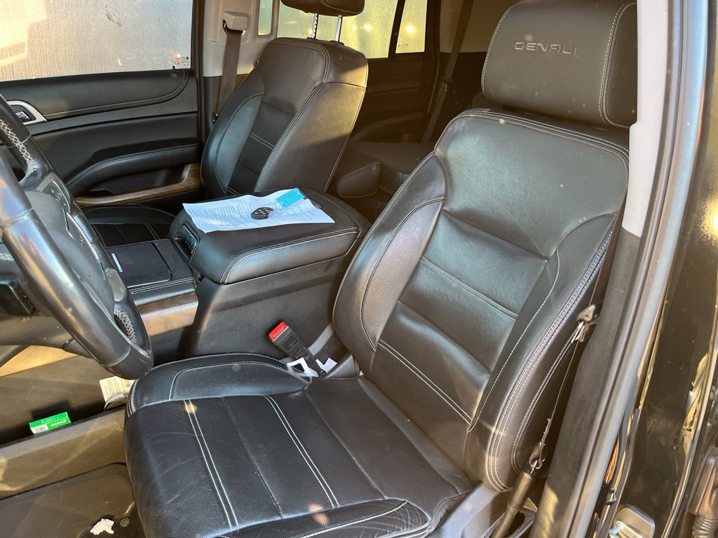 Used 2020 GMC Yukon Denali w/ Denali Ultimate Package AWD/4WD image 8