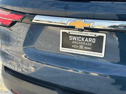 Used 2022 Chevrolet Traverse LT image 13