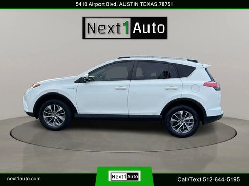 Used 2018 Toyota RAV4 XLE image 10
