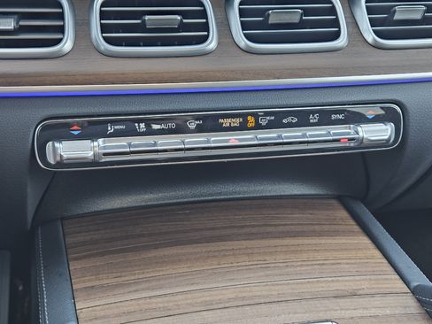 Certified 2025 Mercedes-Benz GLE 450 4MATIC image 19