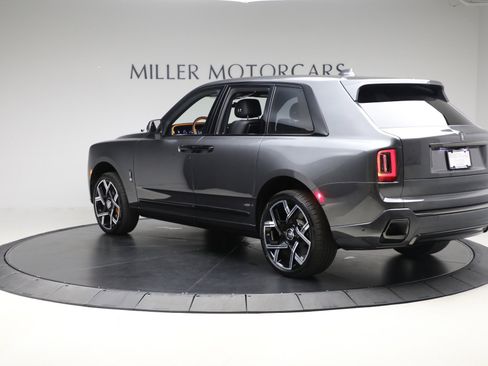 New 2026 Rolls-Royce Cullinan Black Badge image 11