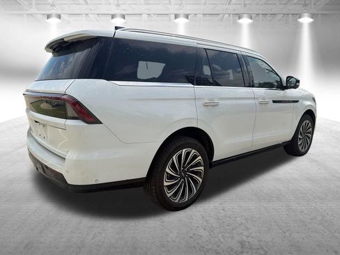 Used 2025 Lincoln Navigator Black Label AWD/4WD image 5