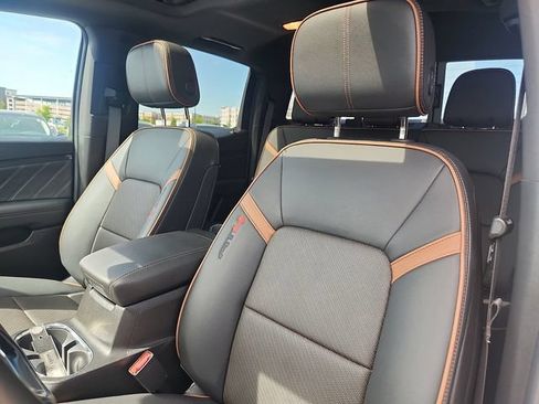 Used 2024 GMC Canyon AT4 w/ AT4 Premium Package AWD/4WD image 24