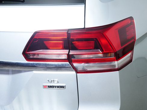 Used 2018 Volkswagen Atlas Launch Edition image 17