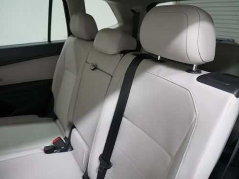 Used 2019 Volkswagen Tiguan SE image 12
