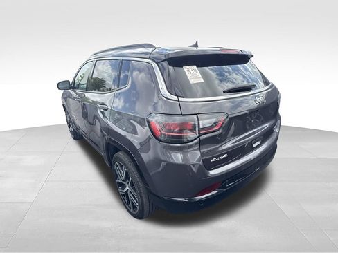 Used 2024 Jeep Compass Limited w/ Elite Group AWD/4WD image 4