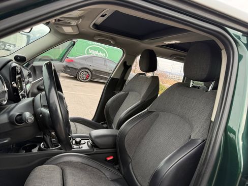 Used 2017 MINI Cooper Clubman w/ Premium Package image 19