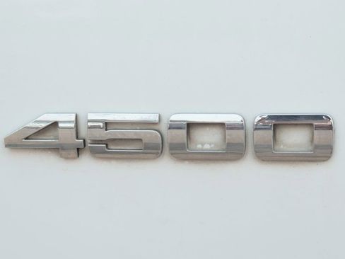 Used 2015 Chevrolet Express 4500 image 46